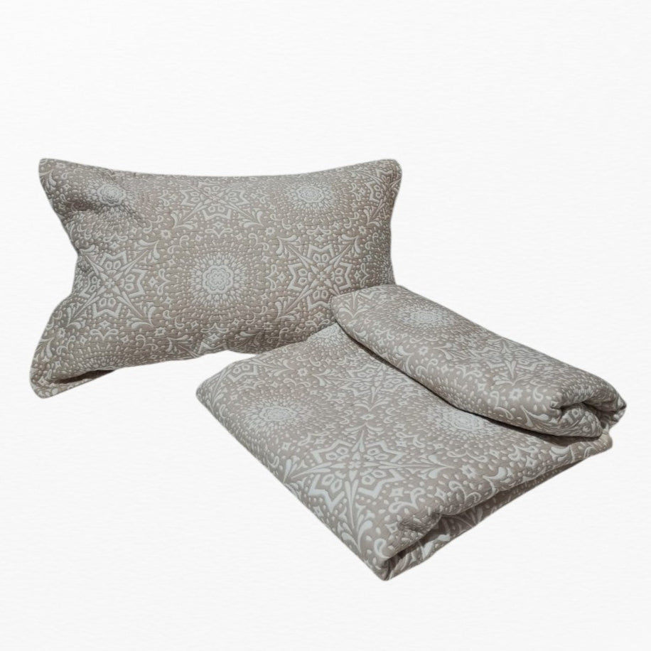 RA Freatwork White Bed Cover
