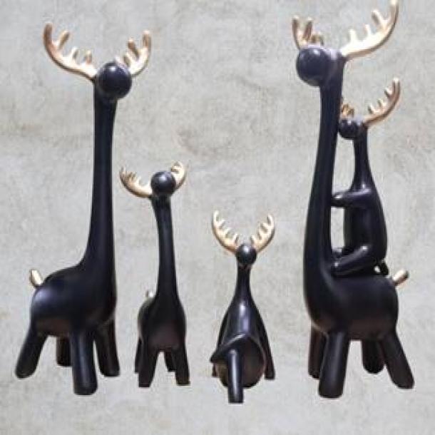 CUTE ELK FAMILY CREATIVES