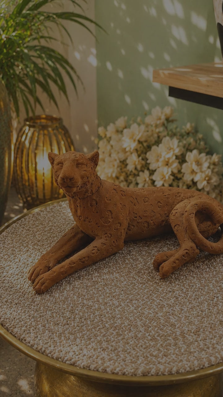Terra Panther Sculptural Décor – Handcrafted Luxury Resin Art Piece