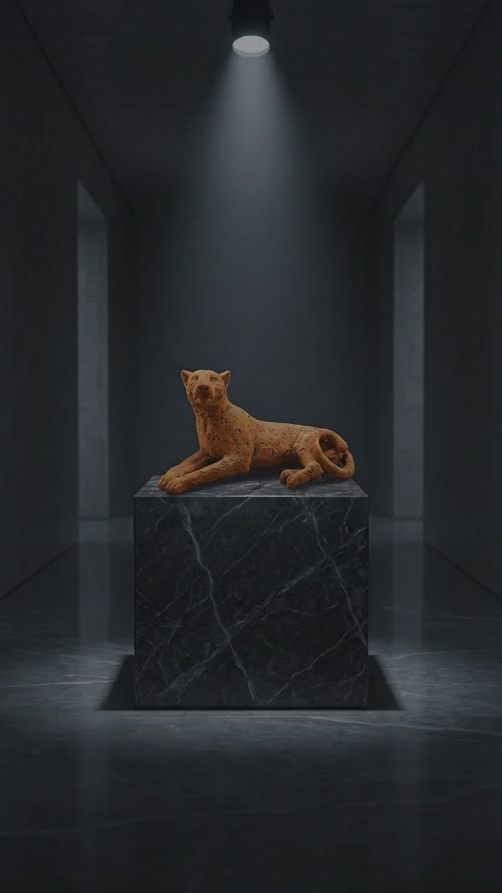 Terra Panther Sculptural Décor – Handcrafted Luxury Resin Art Piece